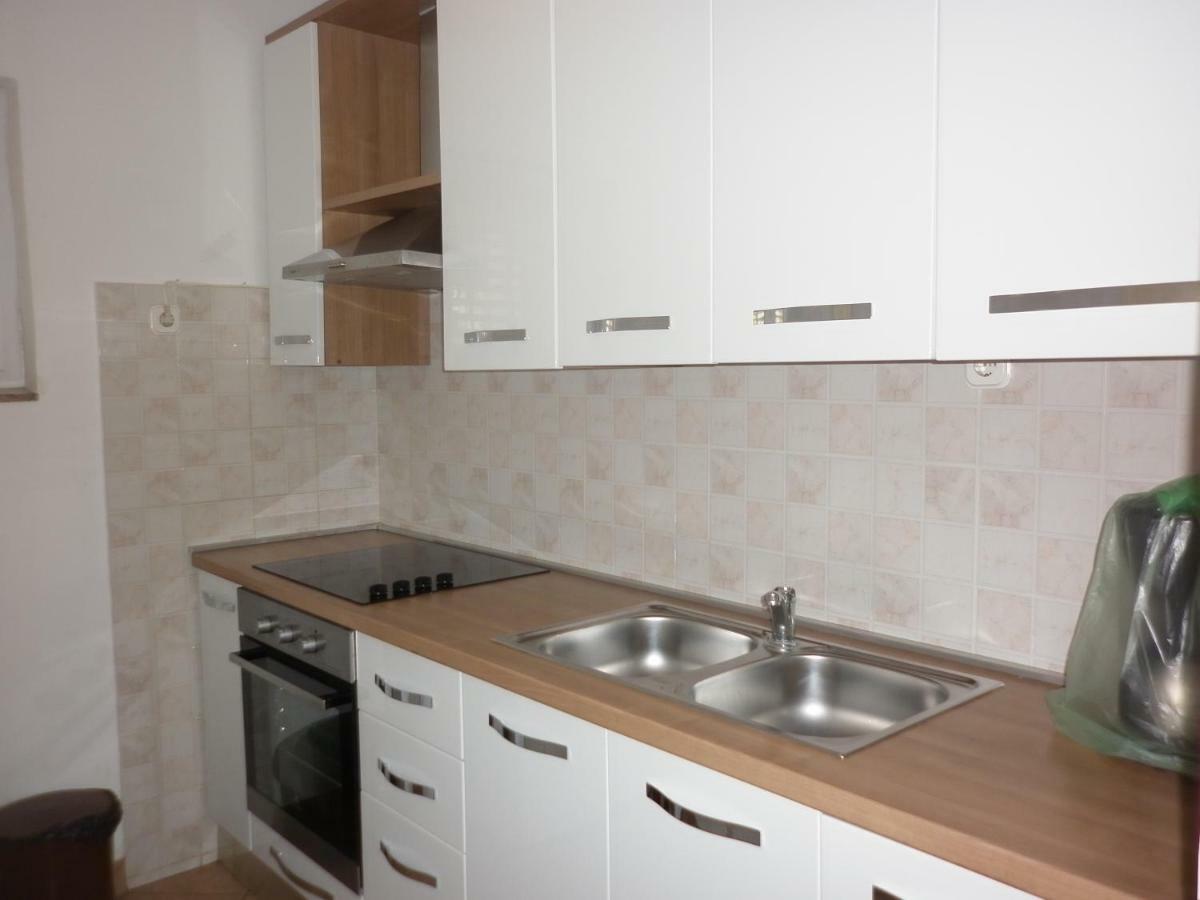 Apartments Gojka Miocevic Biograd Na Moru Exterior foto